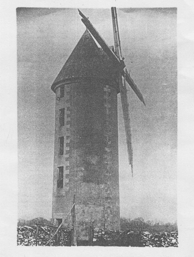 Moulin à vent St christophe sur Roc